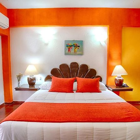 Suites Plaza Del Rio - Family Hotel Malecon Centro Пуерто Валярта Екстериор снимка