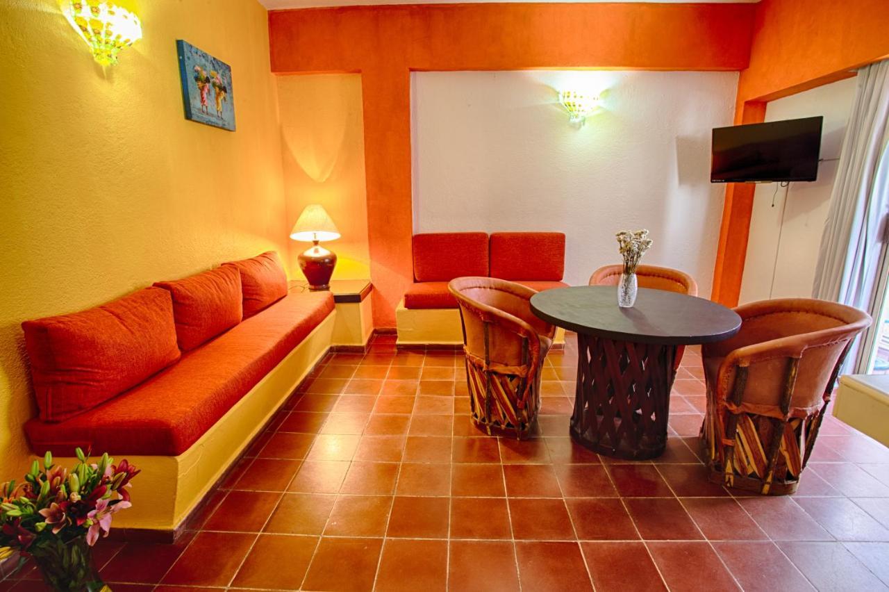 Suites Plaza Del Rio - Family Hotel Malecon Centro Пуерто Валярта Екстериор снимка