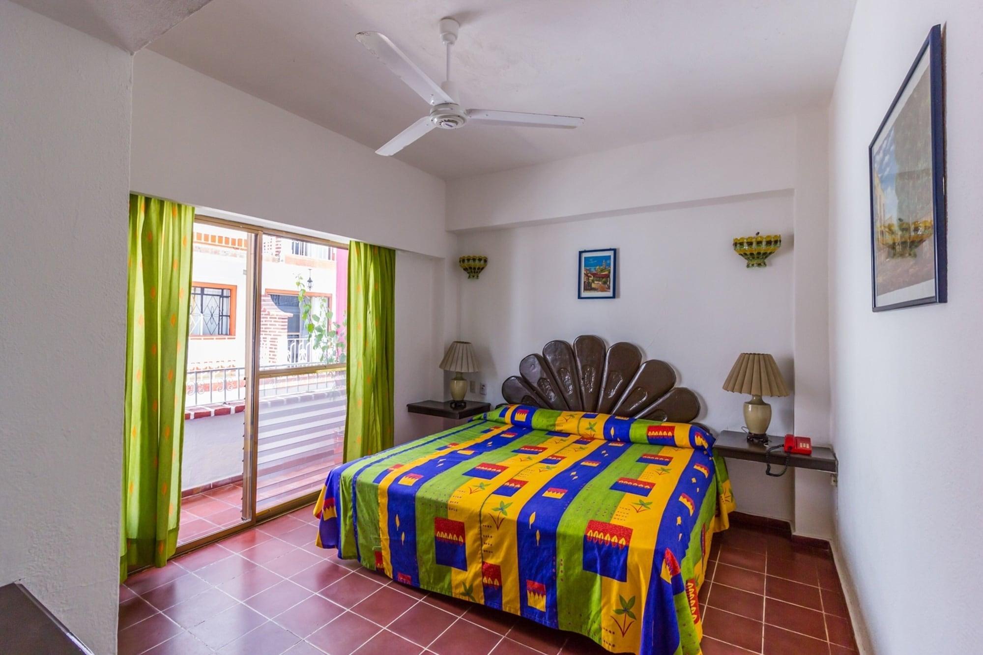 Suites Plaza Del Rio - Family Hotel Malecon Centro Пуерто Валярта Екстериор снимка