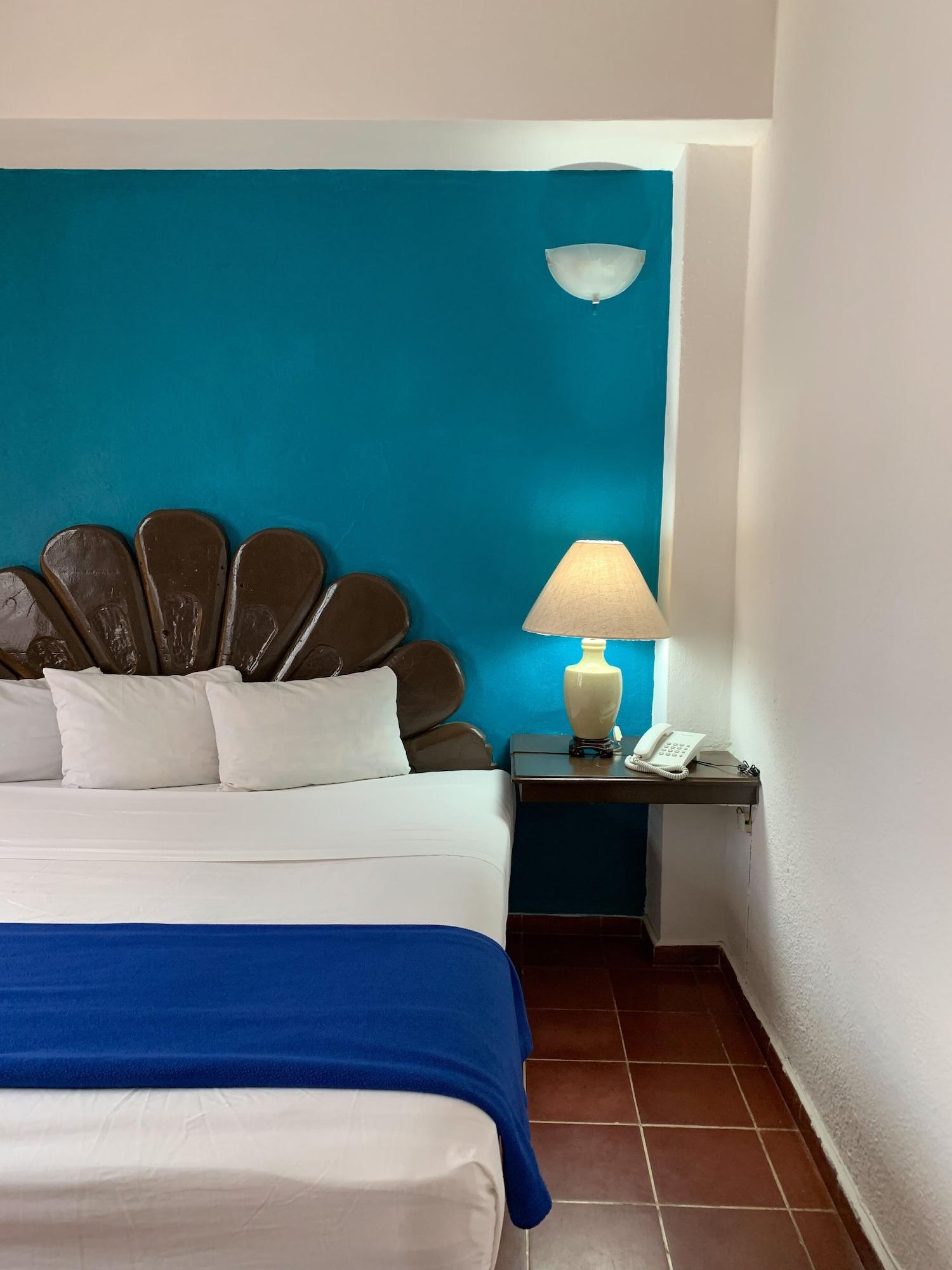 Suites Plaza Del Rio - Family Hotel Malecon Centro Пуерто Валярта Екстериор снимка