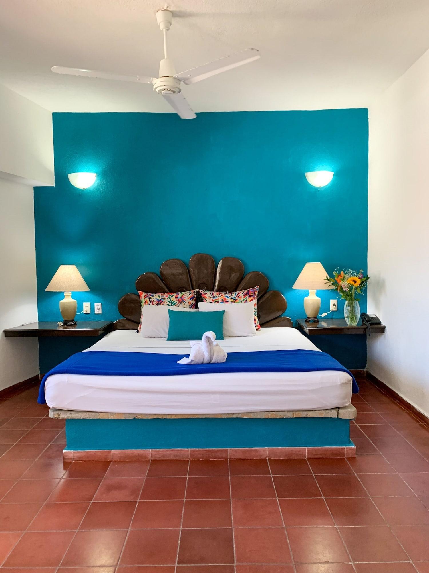 Suites Plaza Del Rio - Family Hotel Malecon Centro Пуерто Валярта Екстериор снимка