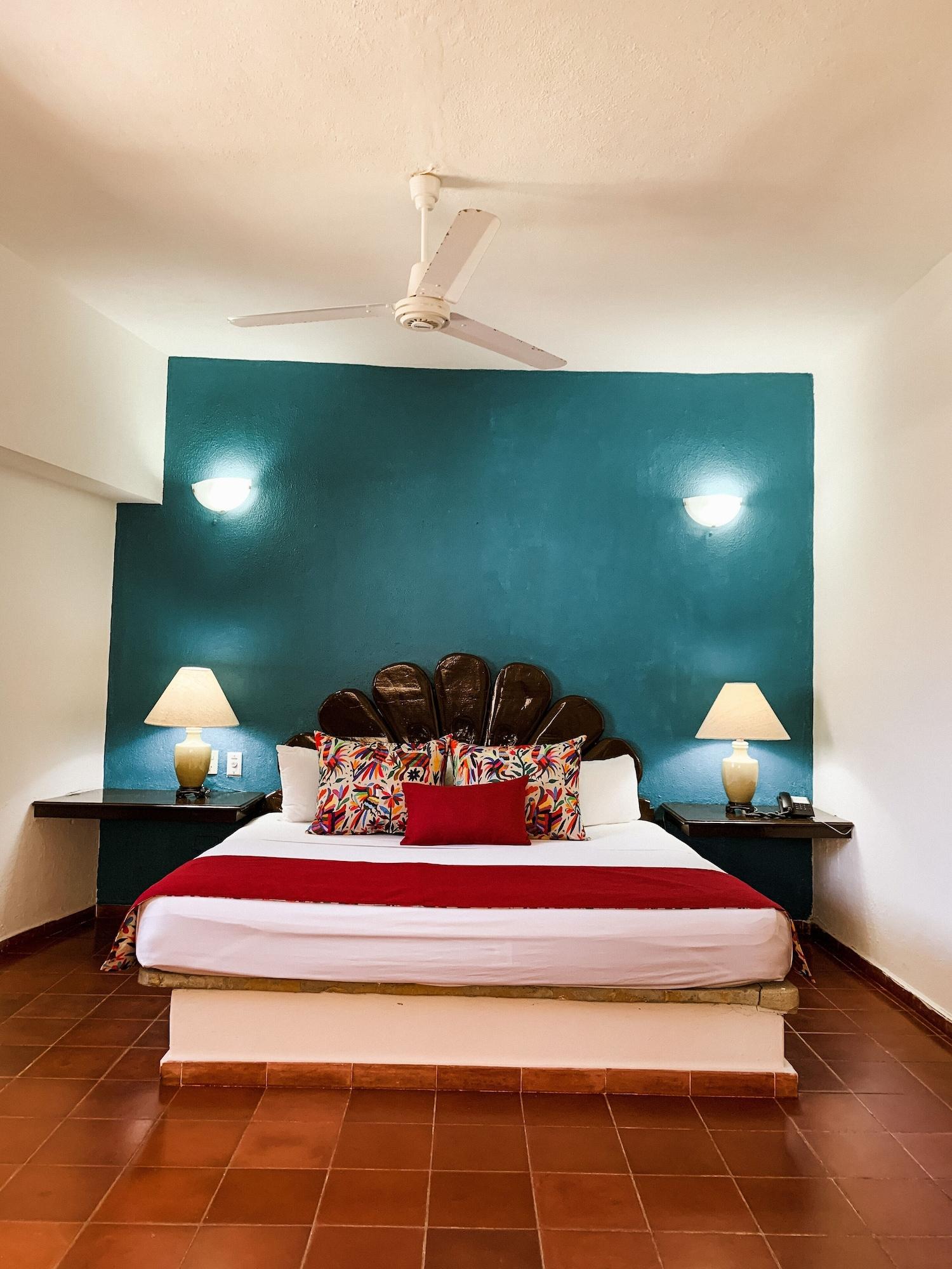 Suites Plaza Del Rio - Family Hotel Malecon Centro Пуерто Валярта Екстериор снимка