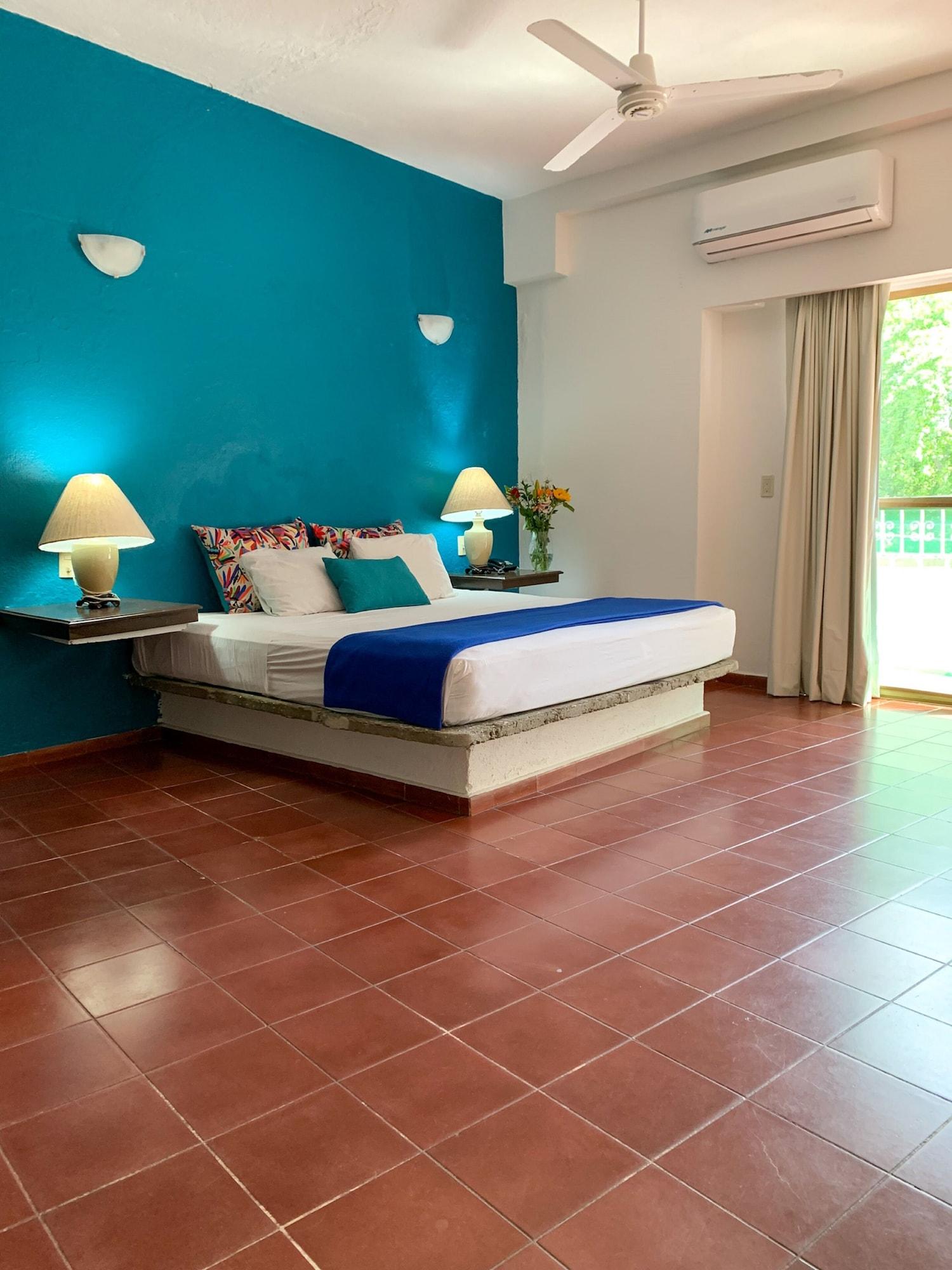 Suites Plaza Del Rio - Family Hotel Malecon Centro Пуерто Валярта Екстериор снимка