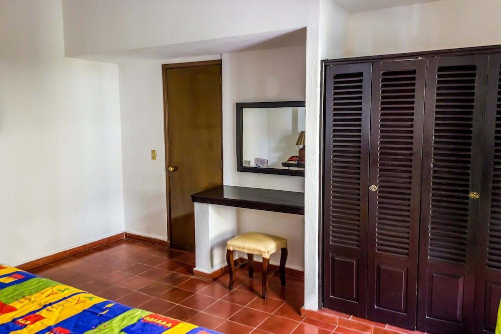 Suites Plaza Del Rio - Family Hotel Malecon Centro Пуерто Валярта Екстериор снимка