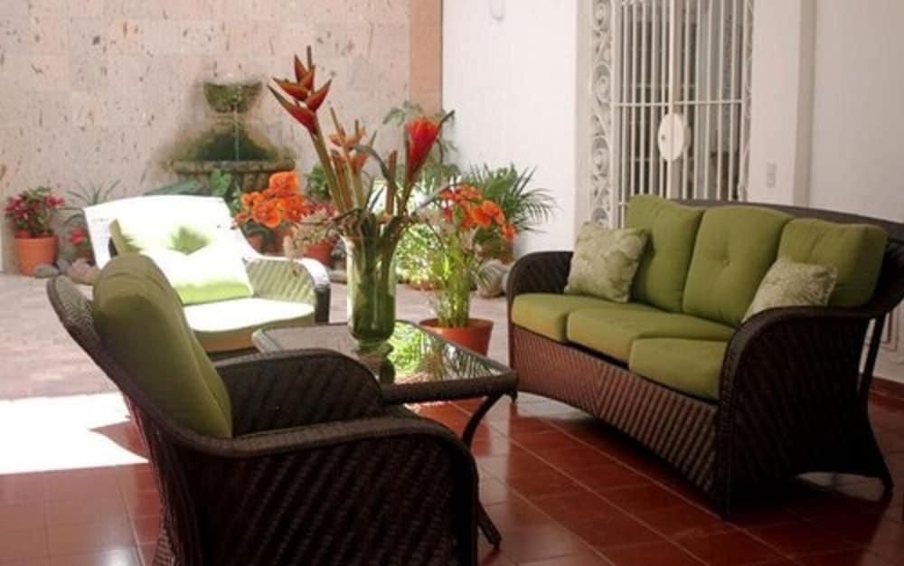 Suites Plaza Del Rio - Family Hotel Malecon Centro Пуерто Валярта Екстериор снимка
