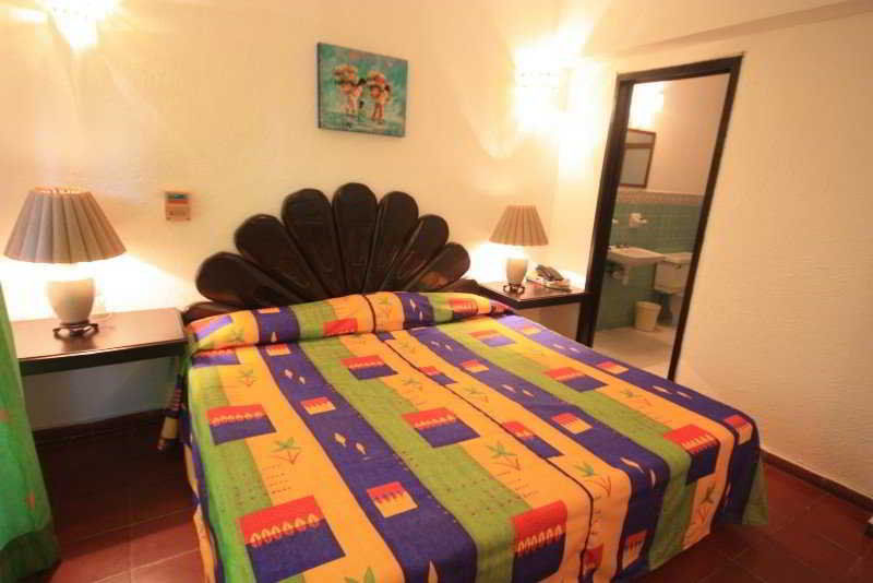 Suites Plaza Del Rio - Family Hotel Malecon Centro Пуерто Валярта Екстериор снимка